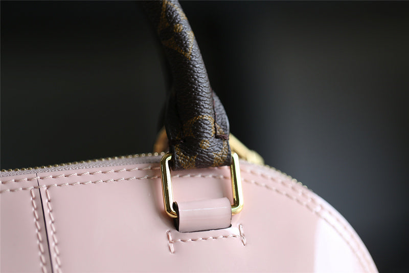 I W Fashion Lu-Vi bags - 8278