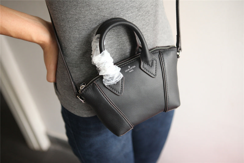 I W Fashion Lu-Vi bags - 8681
