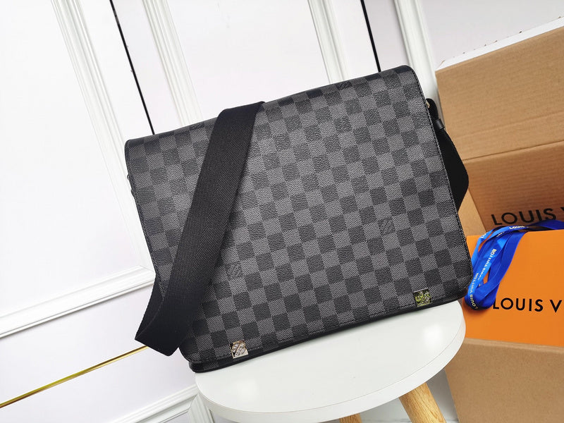 I W Fashion Lu-Vi bags - 17130
