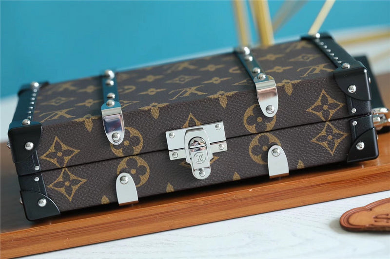 I W Fashion Lu-Vi bags - 10172
