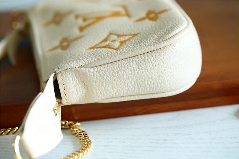 I W Fashion Lu-Vi bags - 8835