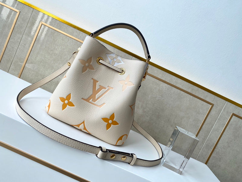 I W Fashion Lu-Vi bags - 17539