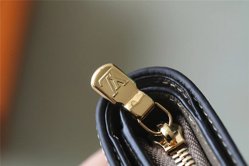I W Fashion Lu-Vi bags - 8764