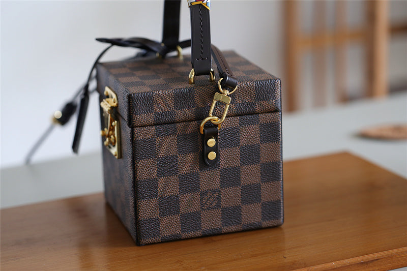 I W Fashion Lu-Vi bags - 9344