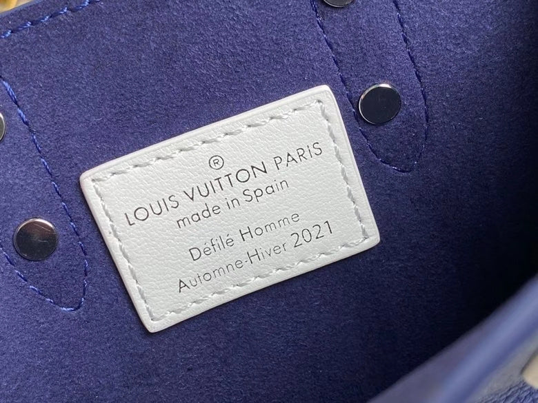 I W Fashion Lu-Vi bags - 17500