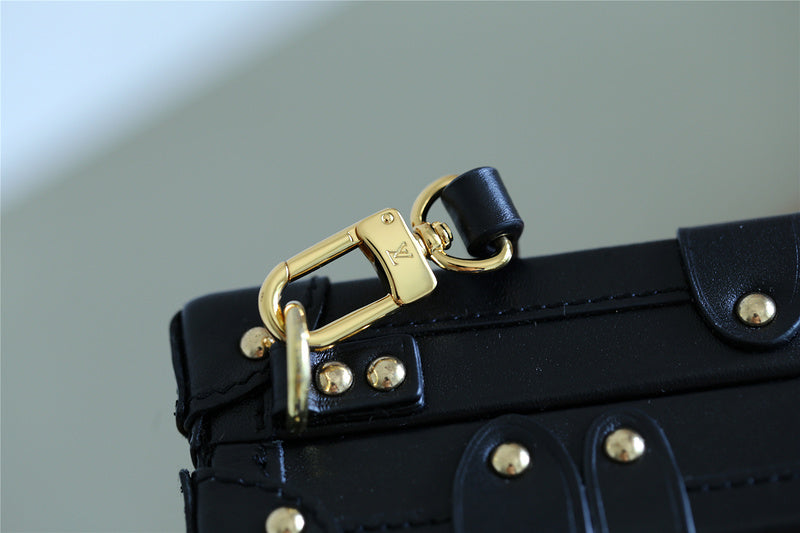I W Fashion Lu-Vi bags - 8235