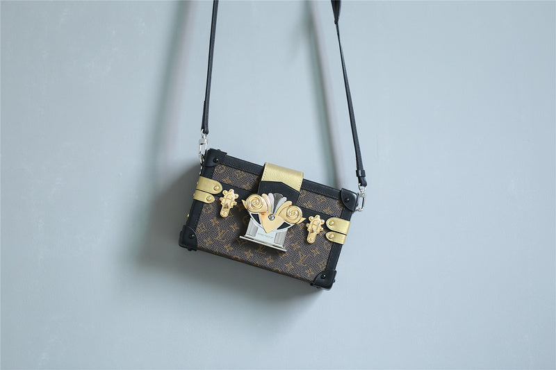 I W Fashion Lu-Vi bags - 8230