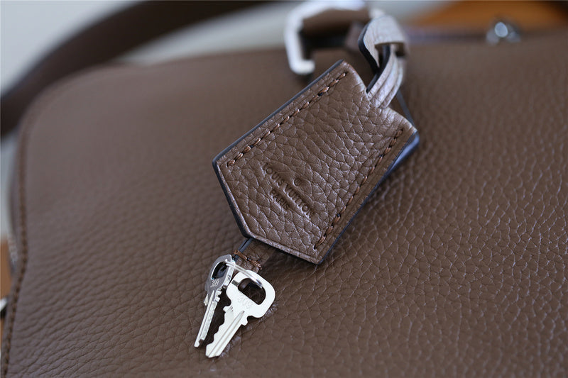 I W Fashion Lu-Vi bags - 9877