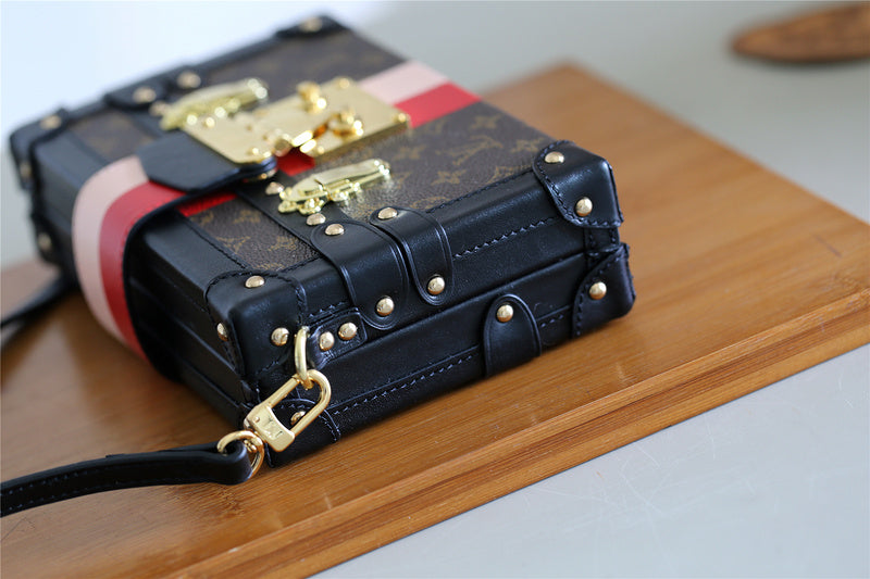 I W Fashion Lu-Vi bags - 8235