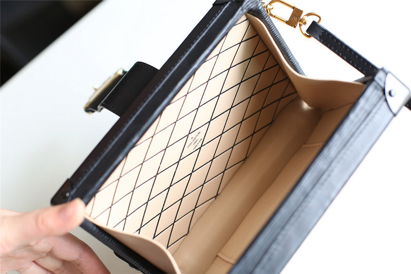 I W Fashion Lu-Vi bags - 8237