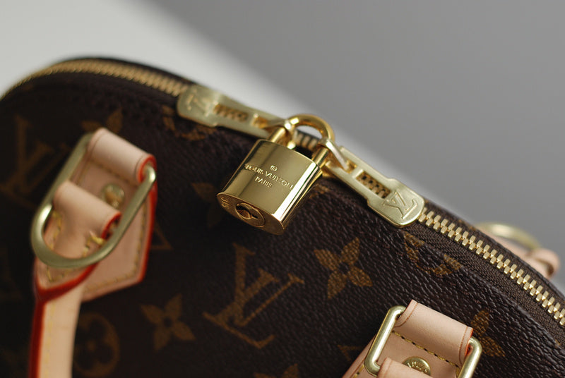 I W Fashion Lu-Vi bags - 8260