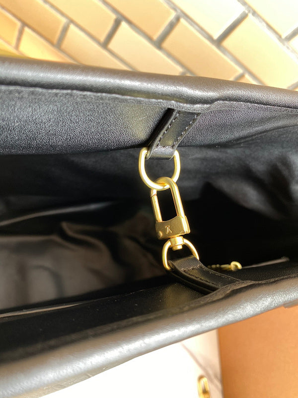 I W Fashion Lu-Vi bags - 17669