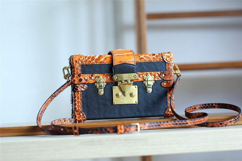 I W Fashion Lu-Vi bags - 8241