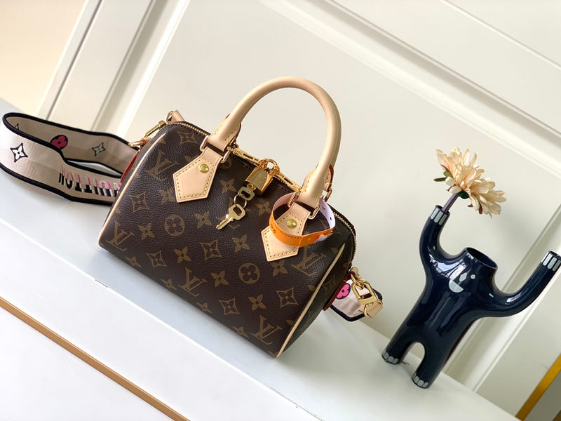I W Fashion Lu-Vi Bags - 16873
