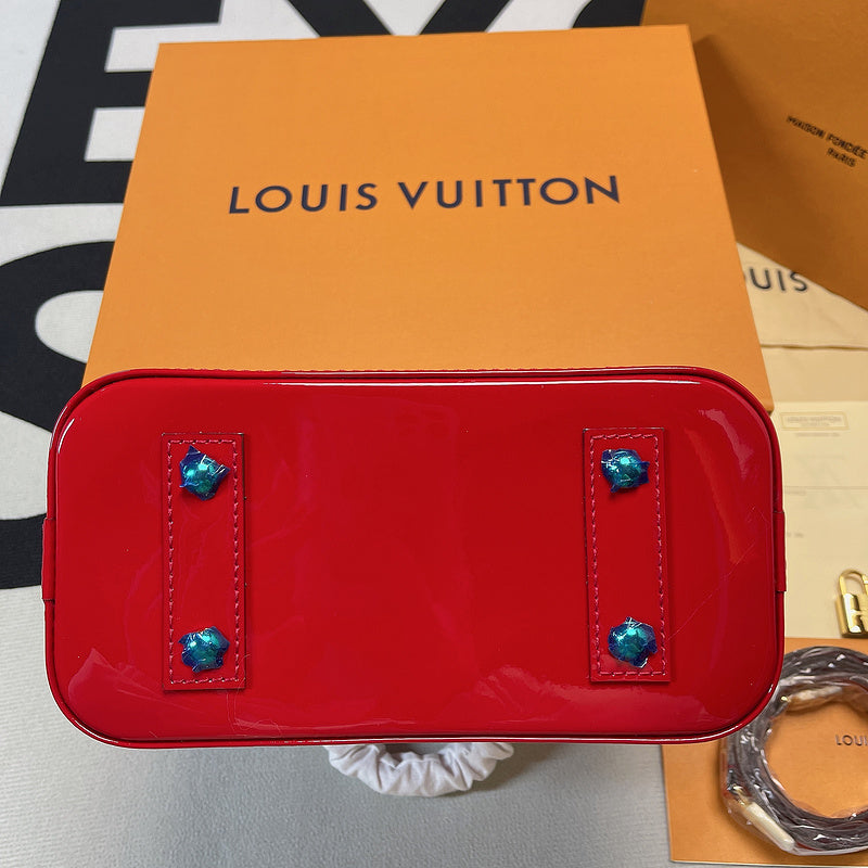 I W Fashion Lu-Vi bags - 8275