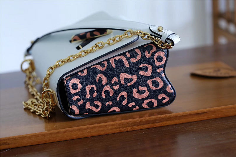 I W Fashion Lu-Vi bags - 8535