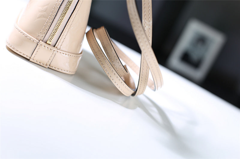 I W Fashion Lu-Vi bags - 8304