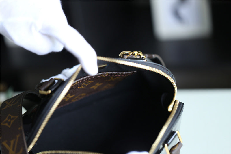 I W Fashion Lu-Vi bags - 8283