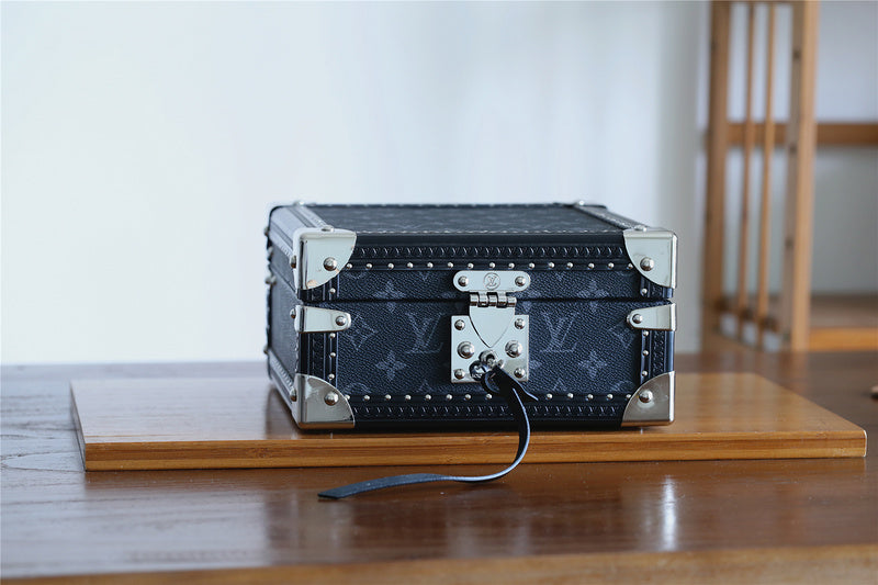 I W Fashion Lu-Vi bags - 9543