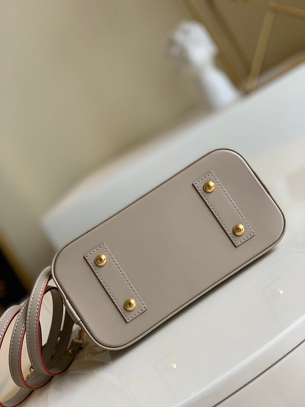 I W Fashion Lu-Vi bags - 17732