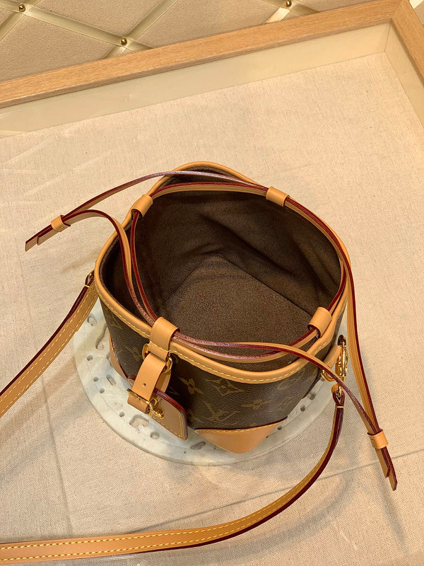 I W Fashion Lu-Vi Bags - 16987
