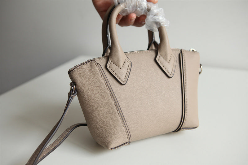 I W Fashion Lu-Vi bags - 8680