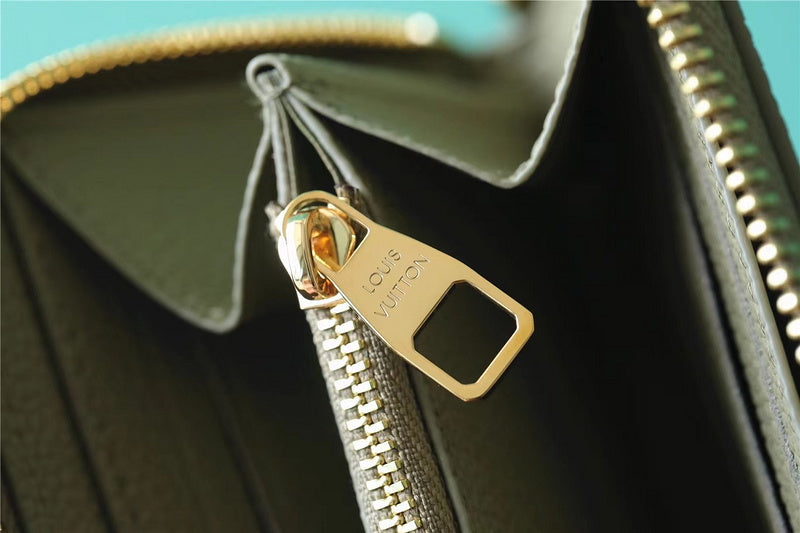 I W Fashion Lu-Vi bags - 8690