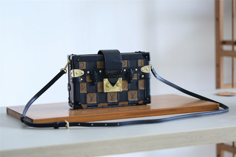 I W Fashion Lu-Vi bags - 8218
