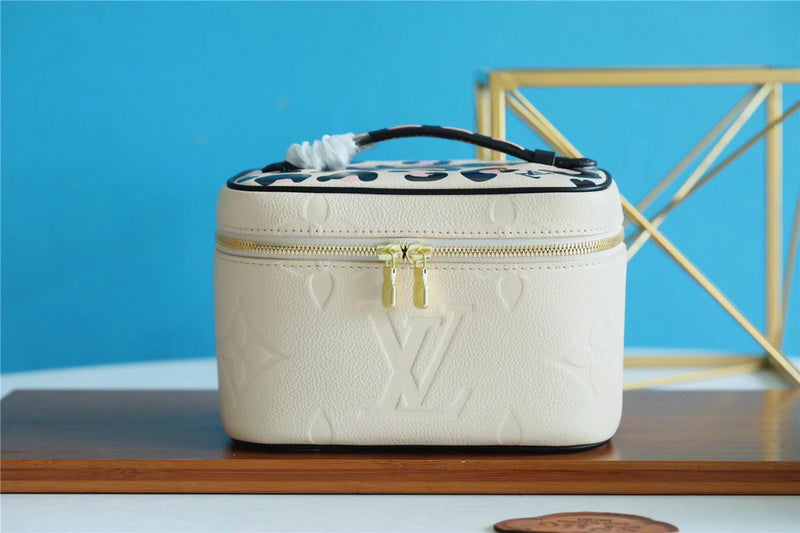 I W Fashion Lu-Vi bags - 8908