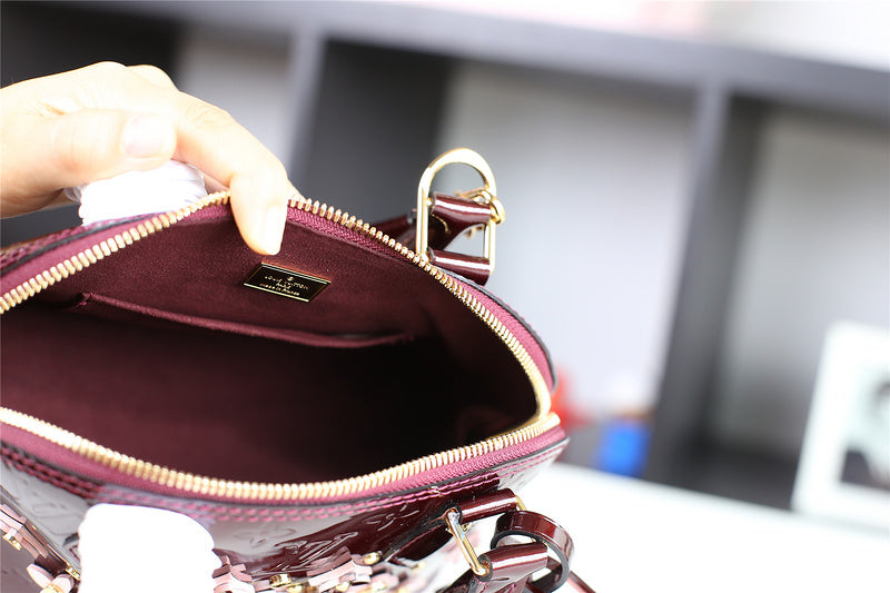 I W Fashion Lu-Vi bags - 8264