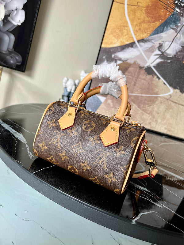 I W Fashion Lu-Vi bags - 17024