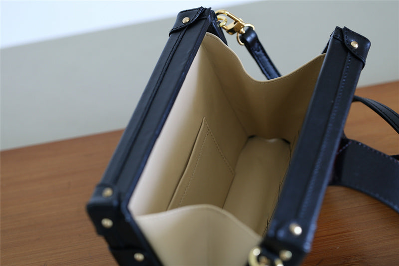 I W Fashion Lu-Vi bags - 8235