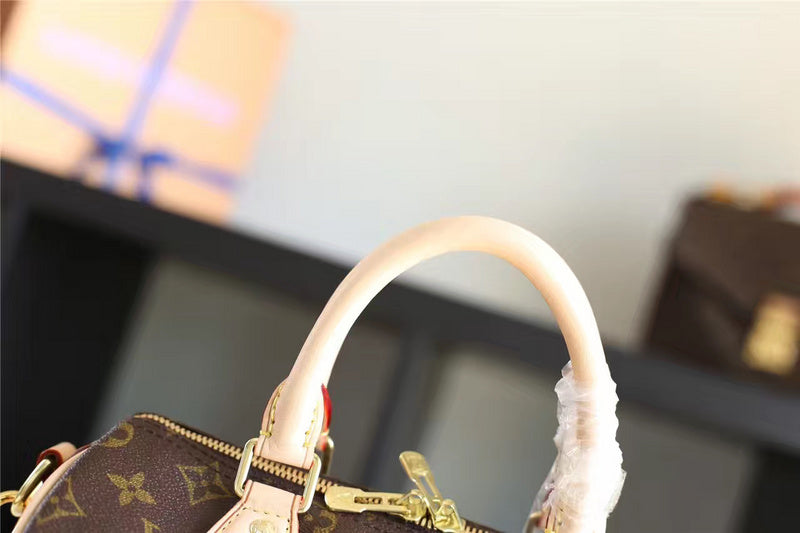 I W Fashion Lu-Vi bags - 8151
