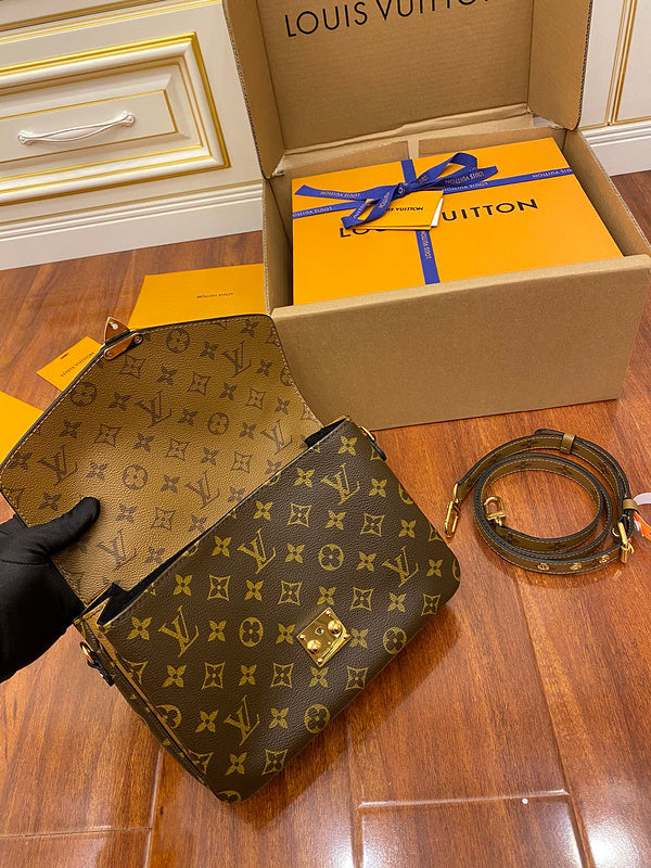 I W Fashion Lu-Vi bags - 17058