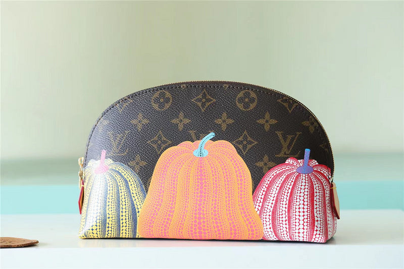 I W Fashion Lu-Vi bags - 8750