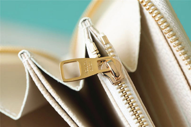 I W Fashion Lu-Vi bags - 8783