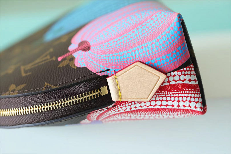 I W Fashion Lu-Vi bags - 8750