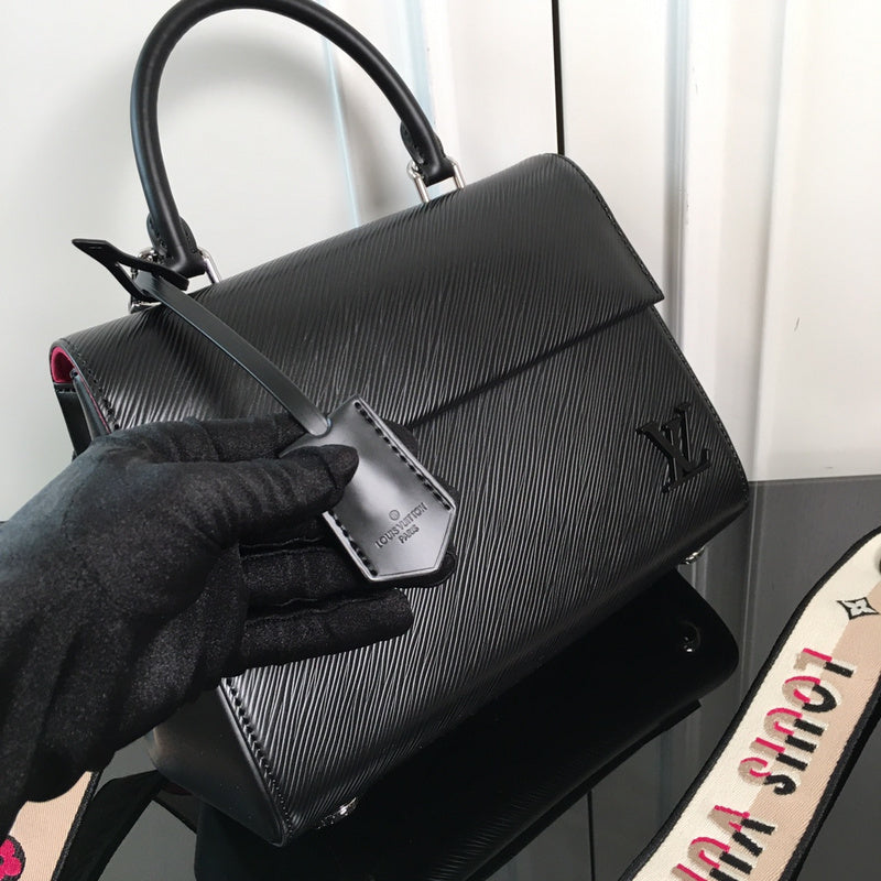 I W Fashion Lu-Vi bags - 17245